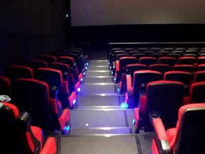 Cung cấp tạp vụ vệ sinh rạp chiếu phim